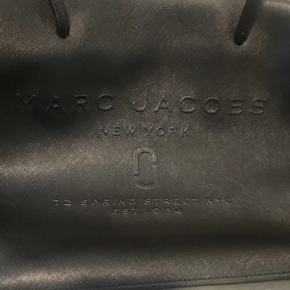 Marc Jacobs East West Logo Tote - Picture 2 of 6